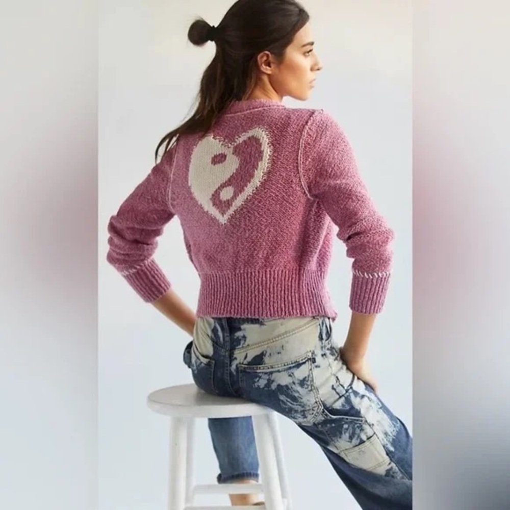 Pilcro Yin Yang Icon Heart Urban Outfitters Cropped Cardigan Sweater Size Medium